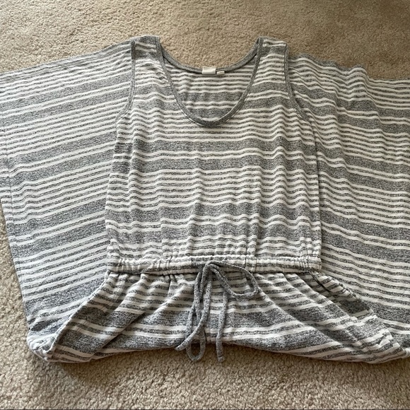 GAP grey jumpsuit with pockets - Picture 1 of 4